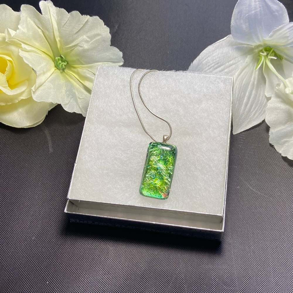 Green iridescent glass necklace